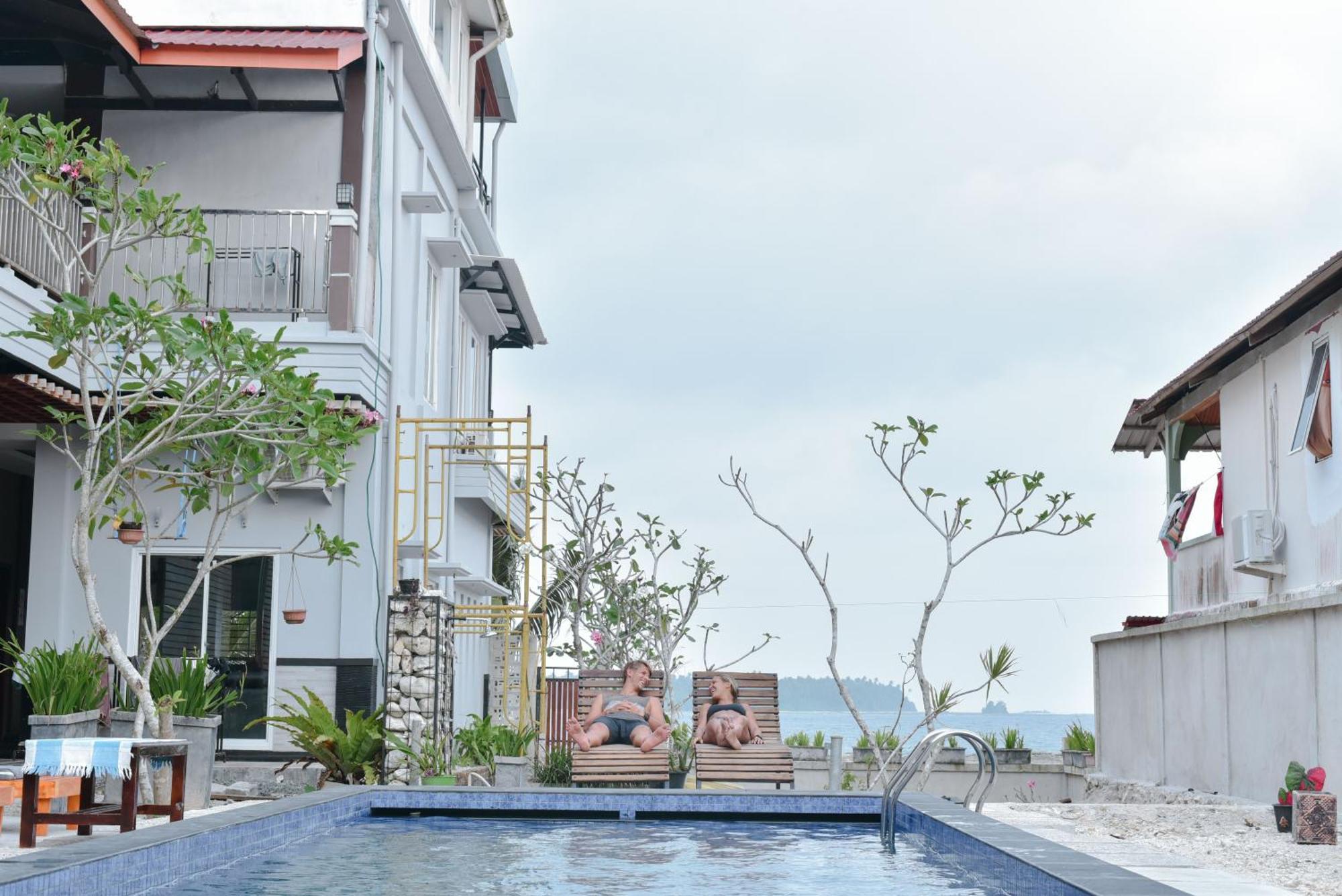 Oseda Nias Surf House Hotel Hilibotodane Exterior photo